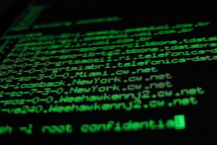 黑客团队工作场景